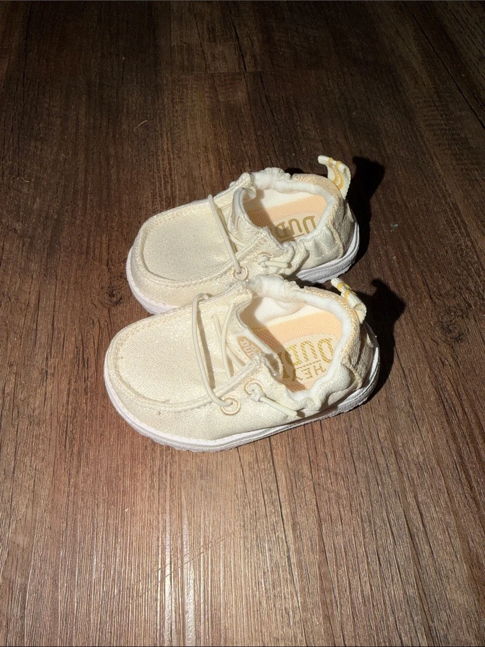 Baby Hey Dudes Lildudes NWOT no size but fit a 3/4 imo